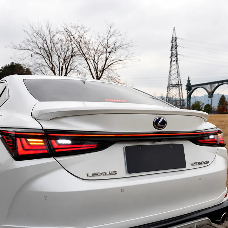 Lexus ES 200 / ES 300 Tail Light Assemblies – Full-Width Design